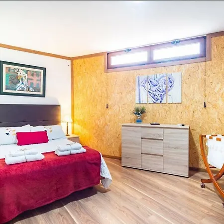 Casa Roque Aguayro * أغيميس