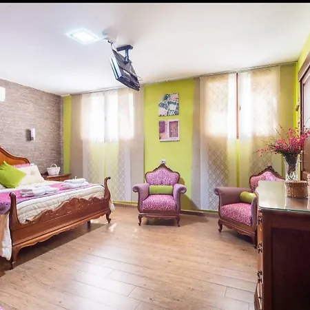 Casa Roque Aguayro *