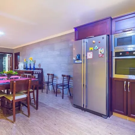 Casa Roque Aguayro * أغيميس